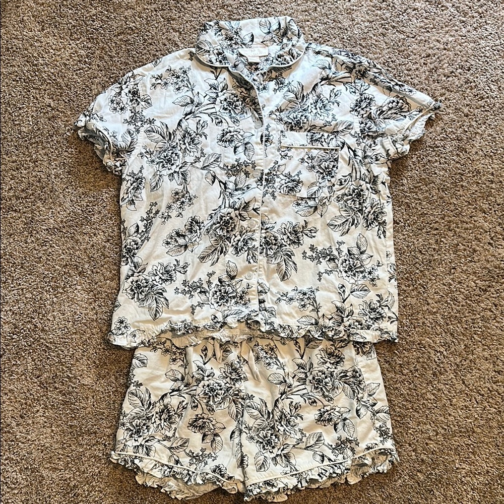 Rachel Parcell Black and White Floral Top